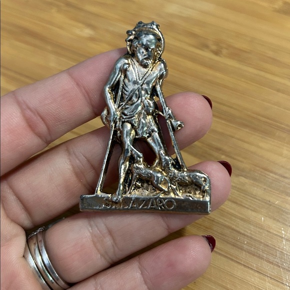 saint lazaro charm broken gold - Picture 3 of 3